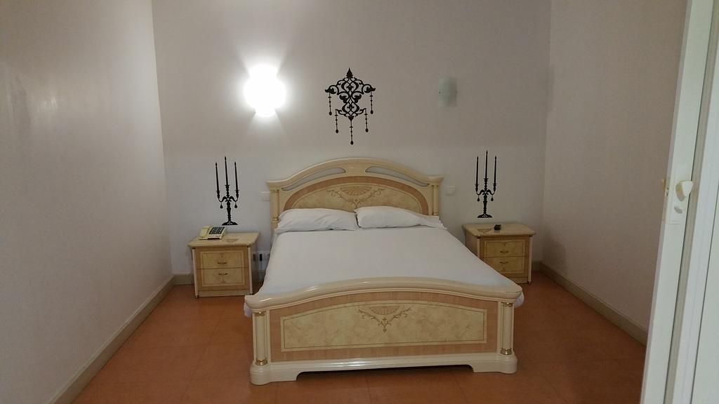 Appart'Hotel Bellevue Thermes De La Reine 巴涅尔德比戈尔 外观 照片